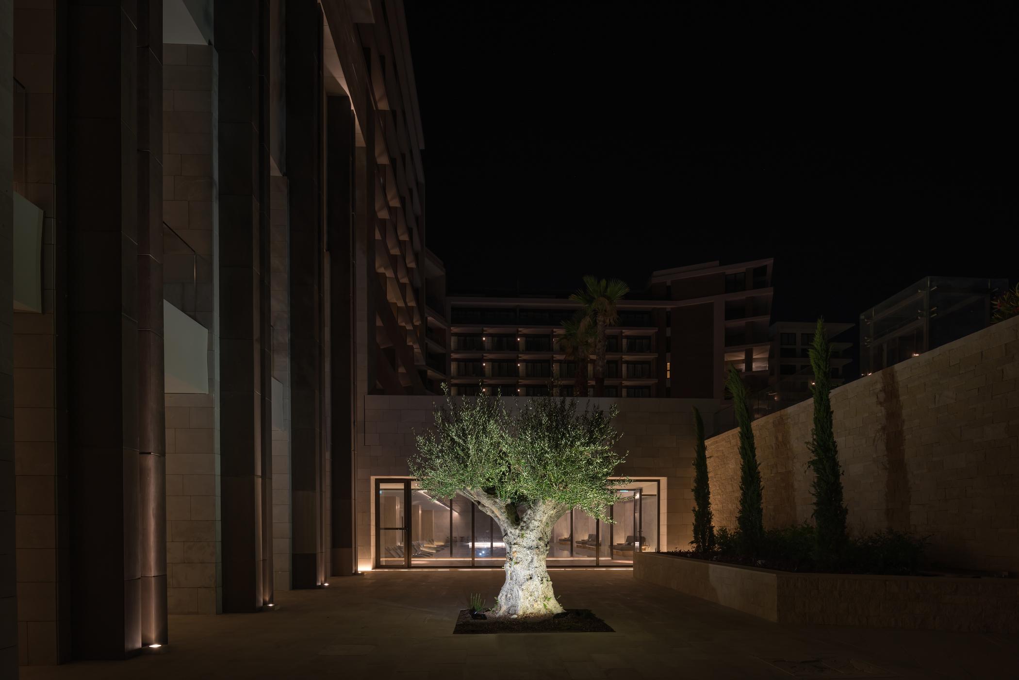 Amara - Sea Your Only View™ Limassol Exterior photo The hotel at night